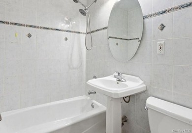 Don t miss this charming brick one-family home in the Ditmars - photo 10