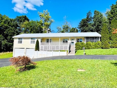 Lake Area 3 Bedroom, 3 Bath House with LARGE Basement Garage - photo 4