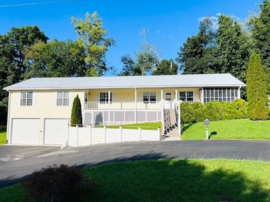 Lake Area 3 Bedroom, 3 Bath House with LARGE Basement Garage - photo 7