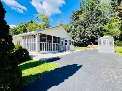 Lake Area 3 Bedroom, 3 Bath House with LARGE Basement Garage - photo 8