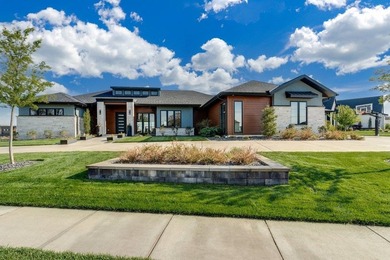 Set on nearly an acre in Emerald Bay, this exceptional luxury - photo 3