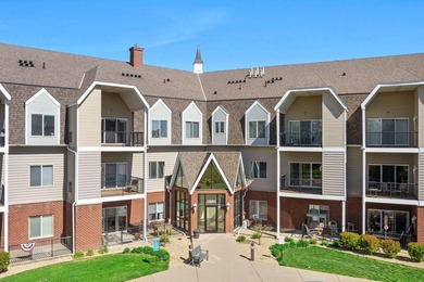 Welcome home to this beautifully updated 1 bedroom, 1 bathroom - photo 1