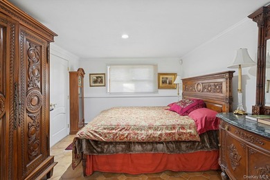 Exceptional Westhampton Retreat with Timeless Elegance Discover - photo 12