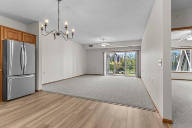 Welcome home to this beautifully updated 1 bedroom, 1 bathroom - photo 5