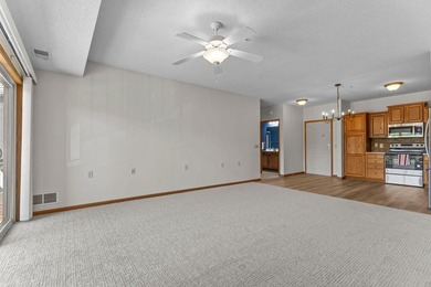 Welcome home to this beautifully updated 1 bedroom, 1 bathroom - photo 7