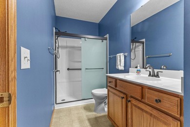 Welcome home to this beautifully updated 1 bedroom, 1 bathroom - photo 8