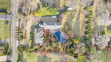 Exceptional Westhampton Retreat with Timeless Elegance Discover - photo 25