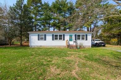 Enjoy the ease of one-level living in this charming 2-bedroom - photo 2