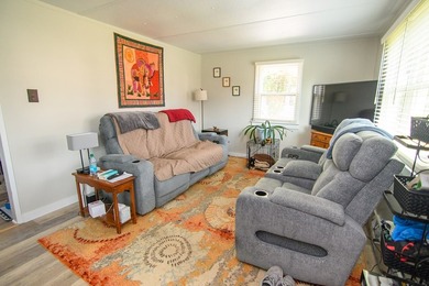 Enjoy the ease of one-level living in this charming 2-bedroom - photo 7