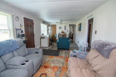Enjoy the ease of one-level living in this charming 2-bedroom - photo 8