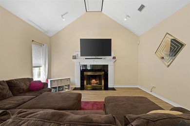 Welcome to a beautifully maintained 4-bedroom, 3-bathroom home - photo 17