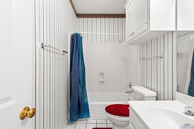Welcome to a beautifully maintained 4-bedroom, 3-bathroom home - photo 21