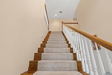 Welcome to a beautifully maintained 4-bedroom, 3-bathroom home - photo 24