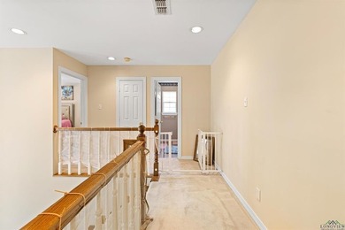 Welcome to a beautifully maintained 4-bedroom, 3-bathroom home - photo 25