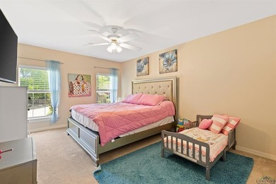 Welcome to a beautifully maintained 4-bedroom, 3-bathroom home - photo 30