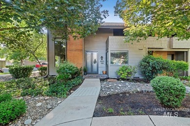 Lake Townhome/Townhouse For Sale in Boise, Idaho
