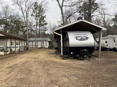 Lot with septic and camperport. Camper shown in photos does not - photo 2