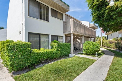Newly remodeled 2/2 waterfront North Palm condo available on the - photo 33