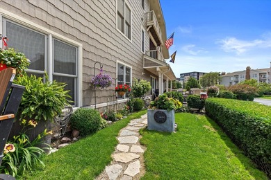 Enjoy river views from this beautiful 2 bedroom, 2 bath condo in - photo 5