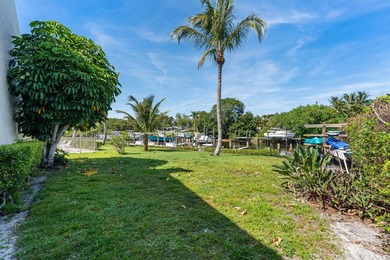 Newly remodeled 2/2 waterfront North Palm condo available on the - photo 41