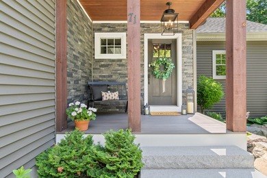 Built in 2018, this beautifully crafted lakefront home is ready - photo 7