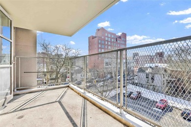 Welcome to Apartment 4E at 290 West 232nd Street - a bright and - photo 11