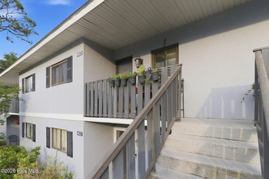 Discover easy living in this beautifully refreshed second-floor - photo 2