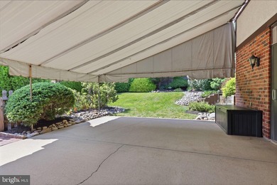 Ideally situated in the desirable Justa Farms East section of - photo 22