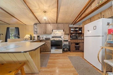 Welcome to this charming 2-bedroom, 1.5-bath single wide - photo 24