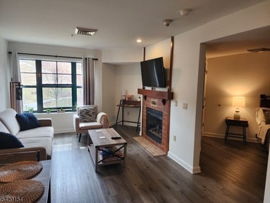 SPECTACULAR!! There's no other way to describe this Top Floor 1 - photo 27