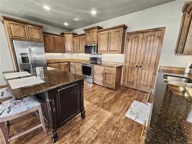 Wake up to year-round Lake Tenkiller views in this beautifully - photo 31