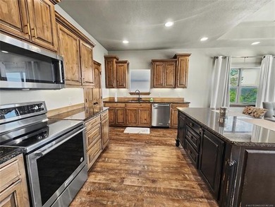 Wake up to year-round Lake Tenkiller views in this beautifully - photo 38