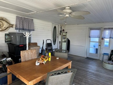 Charming coastal retreat on the south end of Chincoteague Island - photo 2