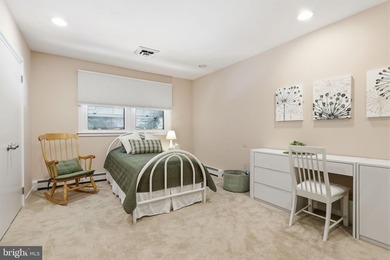 Ideally situated in the desirable Justa Farms East section of - photo 45