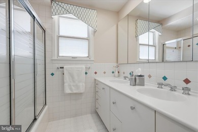 Ideally situated in the desirable Justa Farms East section of - photo 48