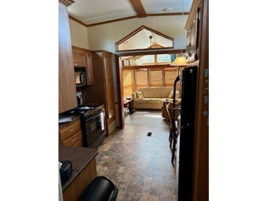This move-in-ready park model with septic offers the perfect - photo 5