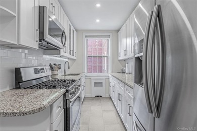Welcome to this elegant, move in ready, 2-bedroom, 1-bathroom - photo 7