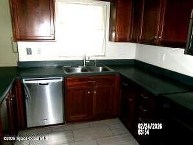 Bright and spacious 4-bedroom, 2-bath home located in desirable - photo 8