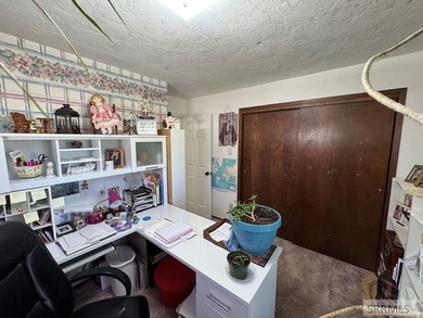 Beautiful nearly 2,000 square foot home located in a great part - photo 13