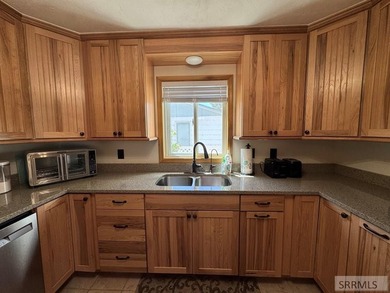 Beautiful nearly 2,000 square foot home located in a great part - photo 15