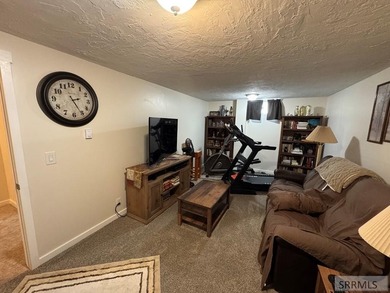 Beautiful nearly 2,000 square foot home located in a great part - photo 21