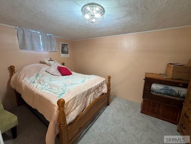 Beautiful nearly 2,000 square foot home located in a great part - photo 23