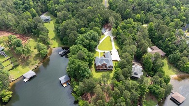 Nestled behind a private gated entrance on 2.65 fee simple acres - photo 5