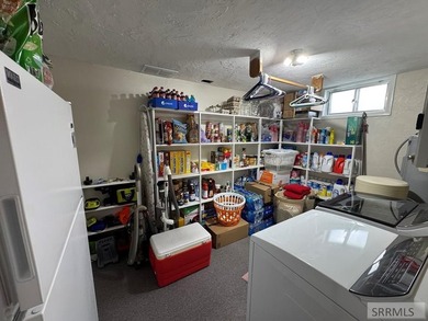 Beautiful nearly 2,000 square foot home located in a great part - photo 26