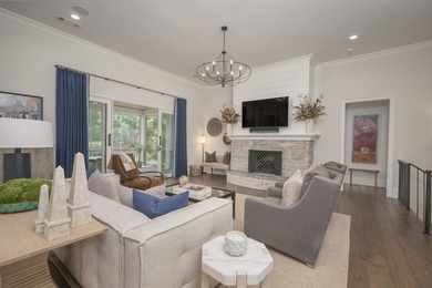 LIKE-NEW CUSTOM GOLF COURSE HOME POSITIONED ALONG THE 8TH HOLE - photo 9
