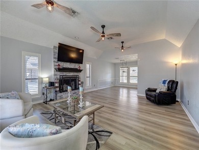 Welcome to 2306 Park Wood Drive ! This nicely updated Oak Ridge - photo 5