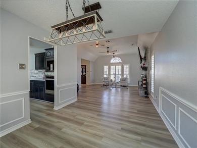 Welcome to 2306 Park Wood Drive ! This nicely updated Oak Ridge - photo 8