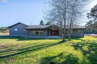 (private lake, pond, coastal) Home For Sale in Bandon Oregon