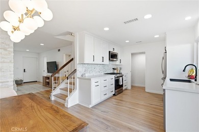 Beautifully remodeled with custom designer finishes, move-in - photo 11