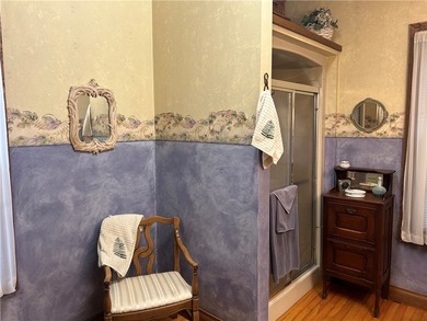 Charming 3-bedroom home with timeless character, featuring - photo 18